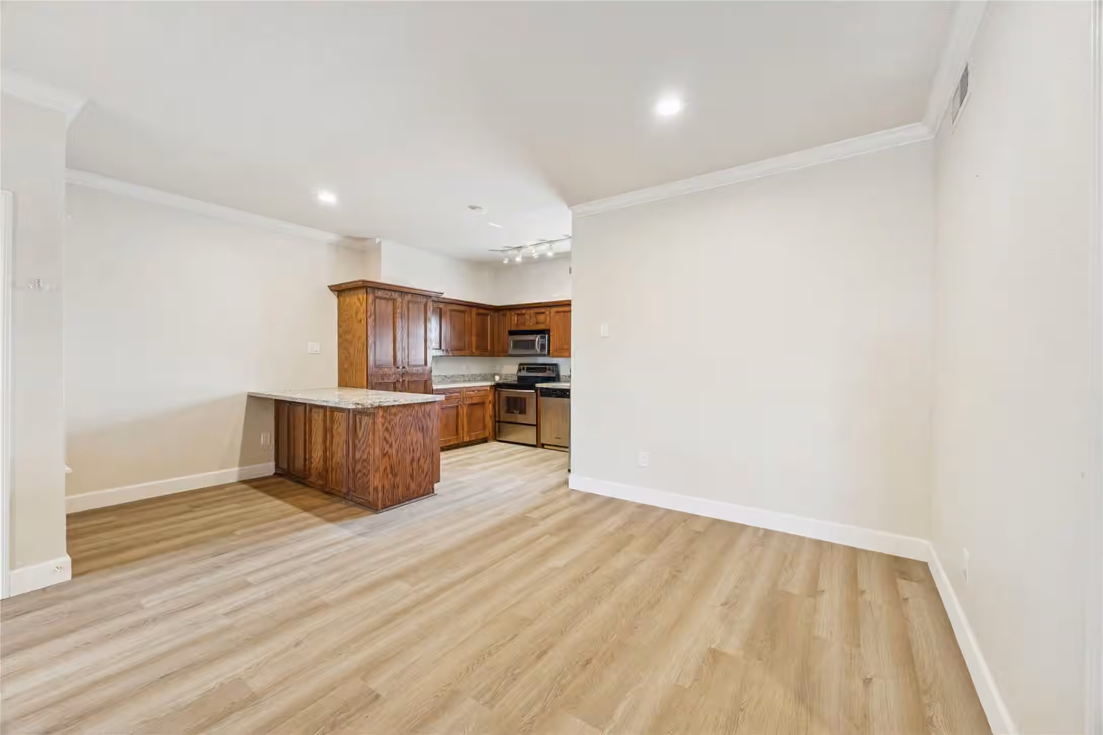 Photo 6 of 4041 Law Street 512, Houston, TX