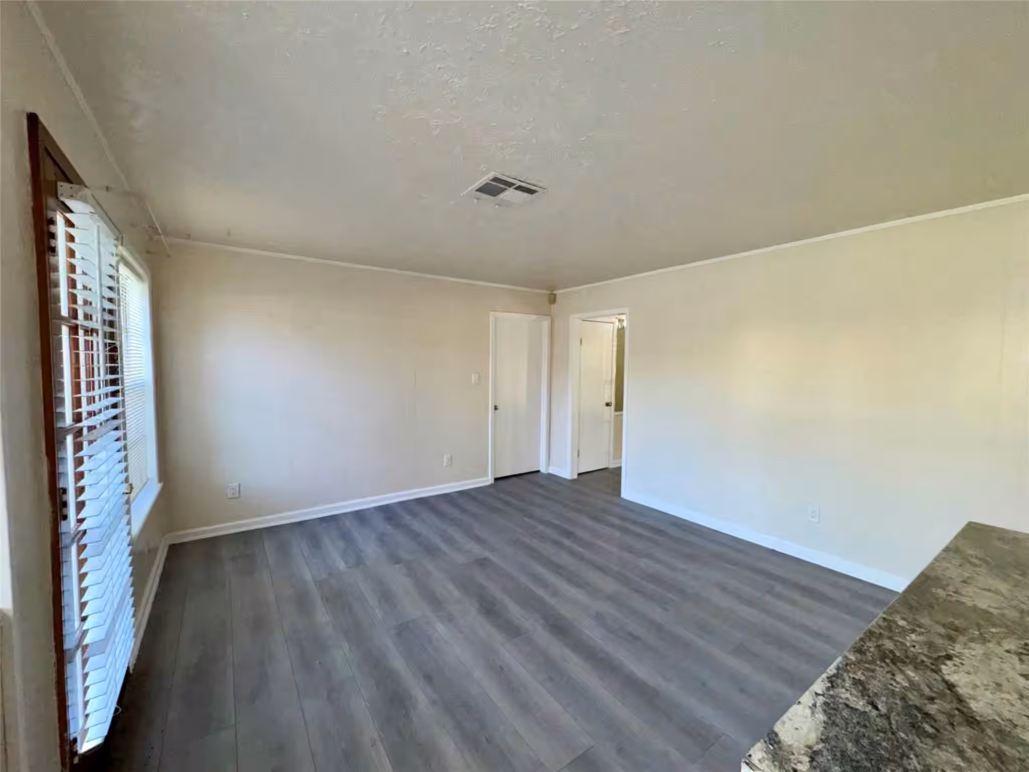 Photo 5 of 11402 Concho Street, Houston, TX