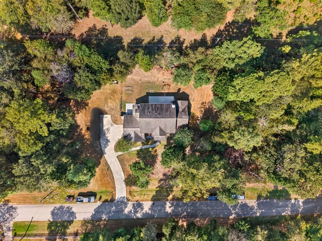 Photo 2 of 16711 Wagon Wheel Road, Stagecoach, TX