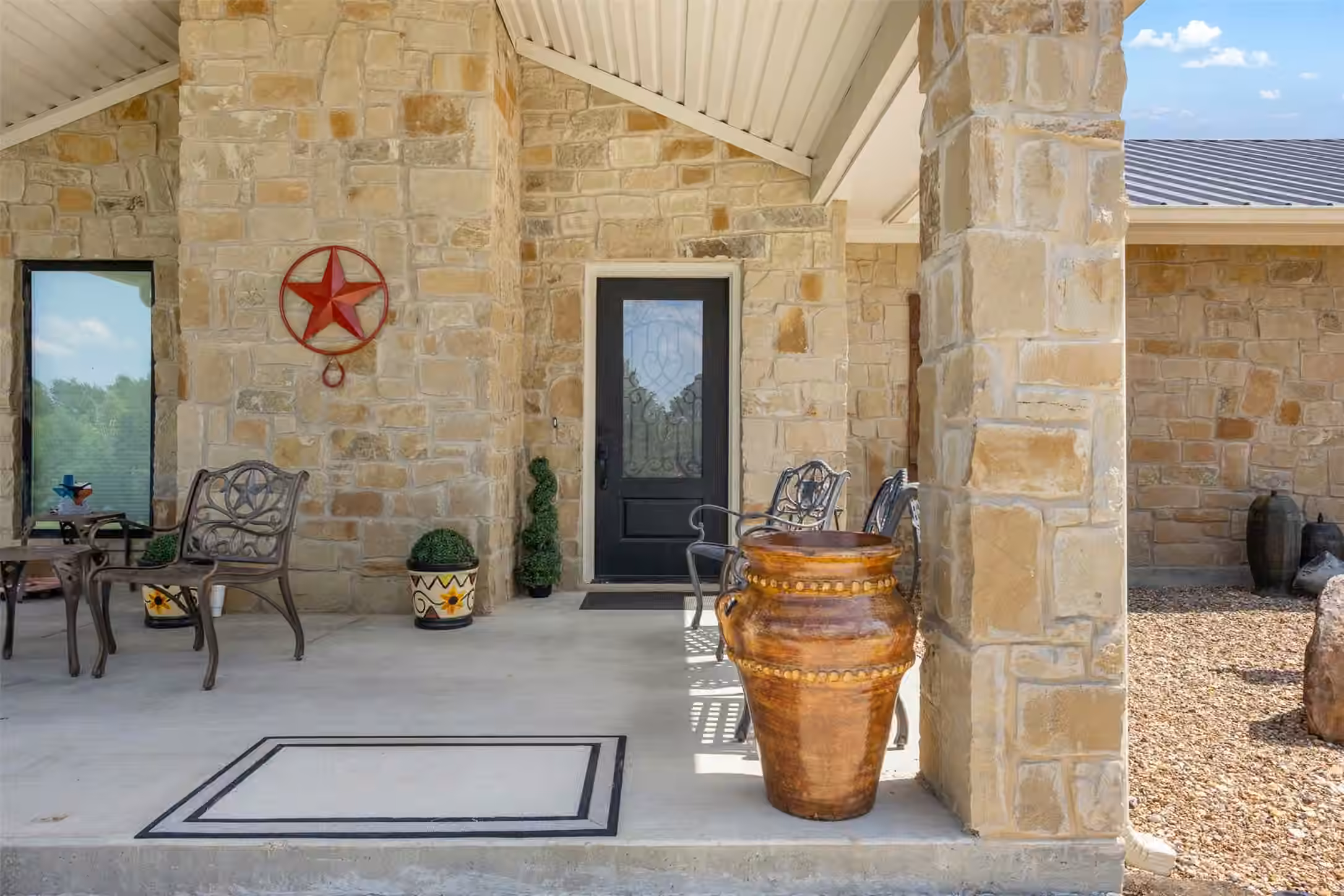 Photo 3 of 14706 Highway 90 N, Bedias, TX