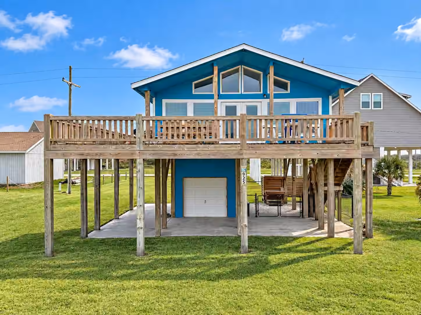 Photo of 925 S Honeysuckle Drive, Crystal Beach, TX 77650
