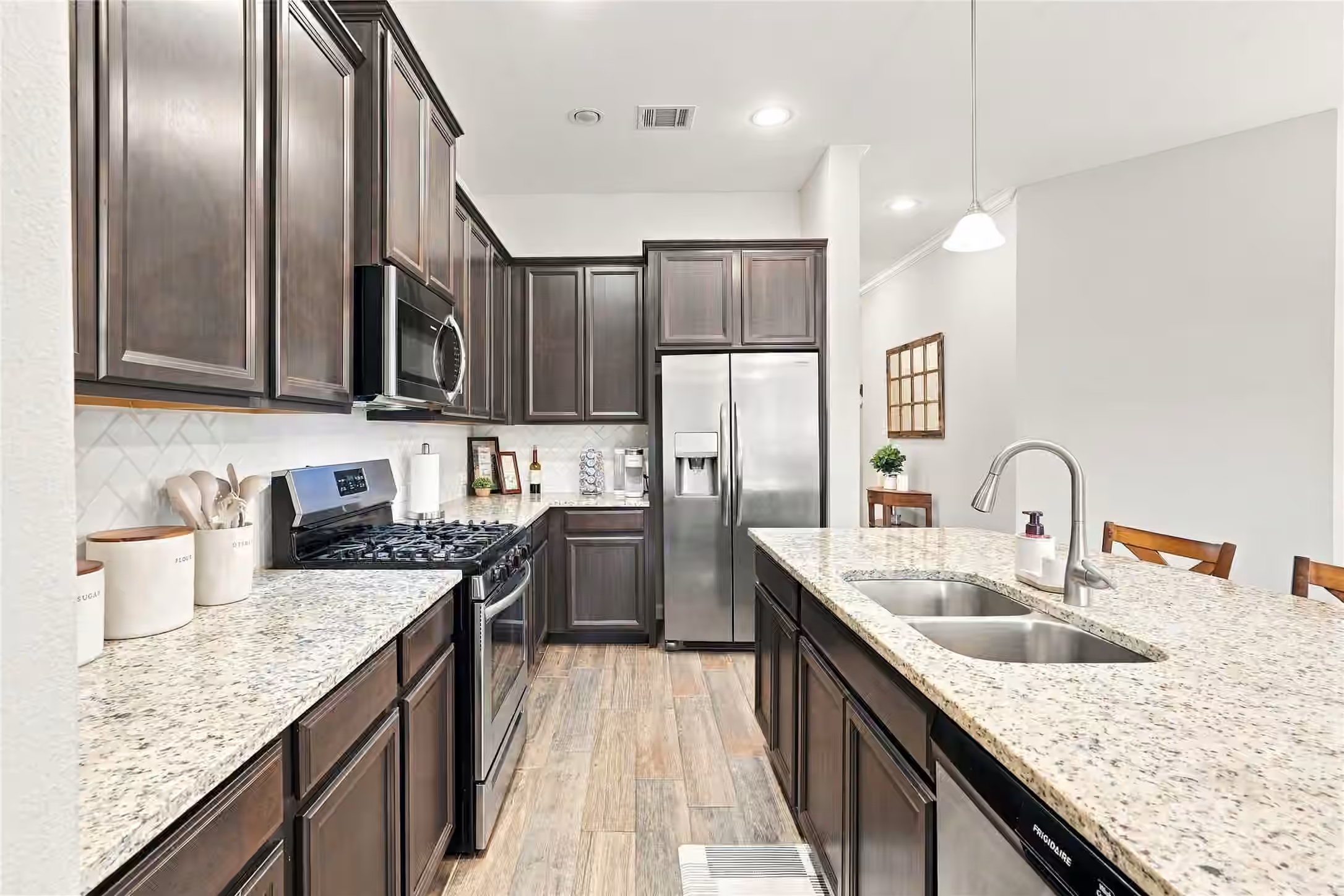 Photo 6 of 129 Saddle Drive, Jersey Village, TX