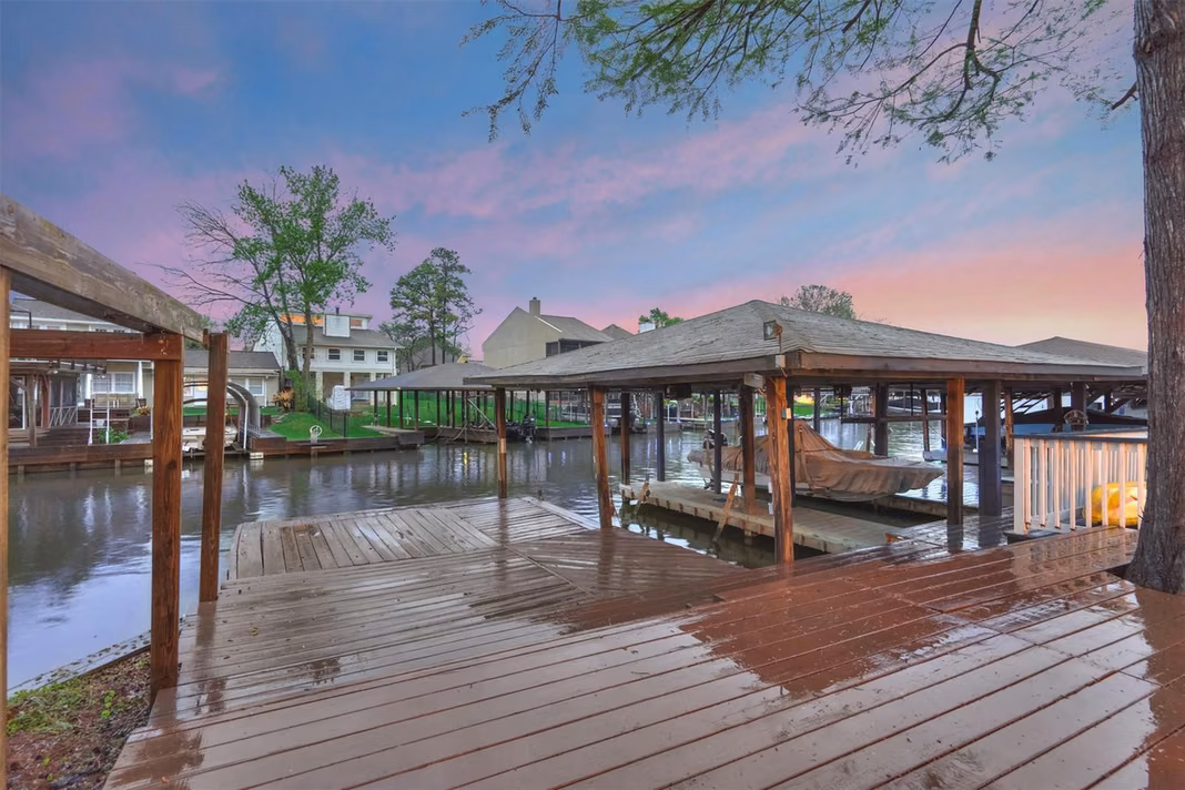 Photo of 807 Paradise Lane, Montgomery, TX