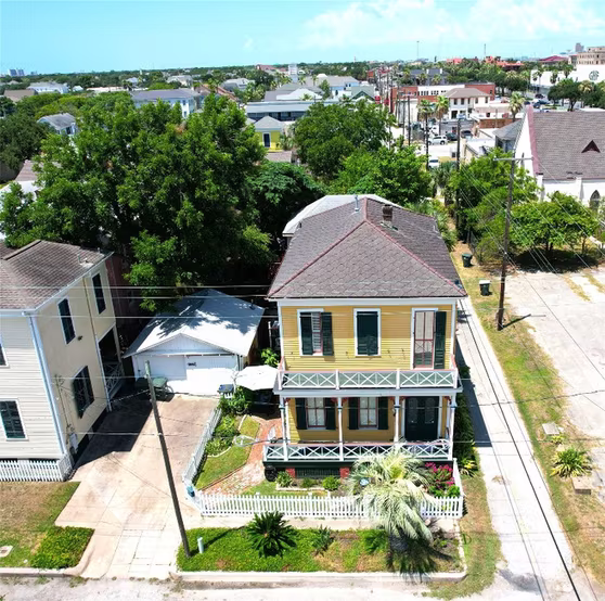 Photo 2 of 1015 20th Street, Galveston, TX