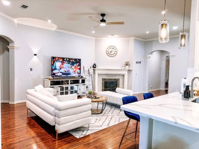 Photo 3 of 2727 Sunbird Drive, Houston, TX