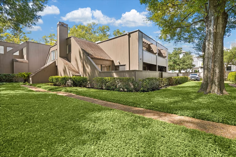 Photo 2 of 115 Litchfield Lane, Houston, TX