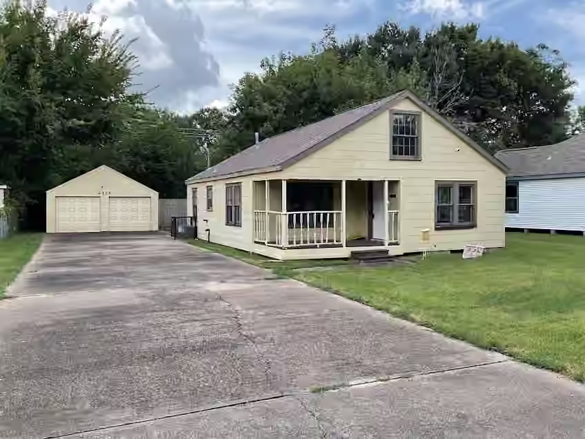 Photo of 2113 3rd Avenue N, Texas City, TX 77590