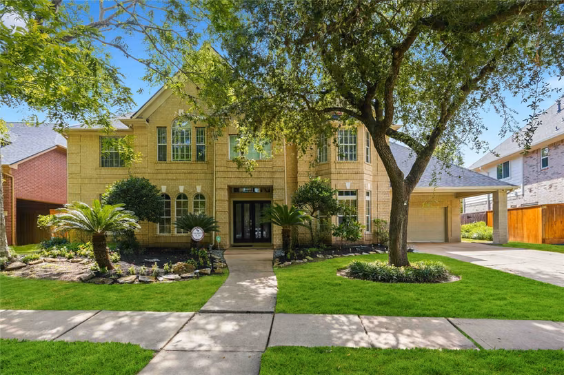 Photo of 7610 Guinevere Drive, Sugar Land, TX