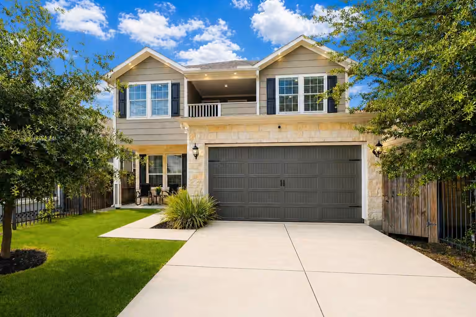Photo 3 of 1007 E 32ND Street, Houston, TX