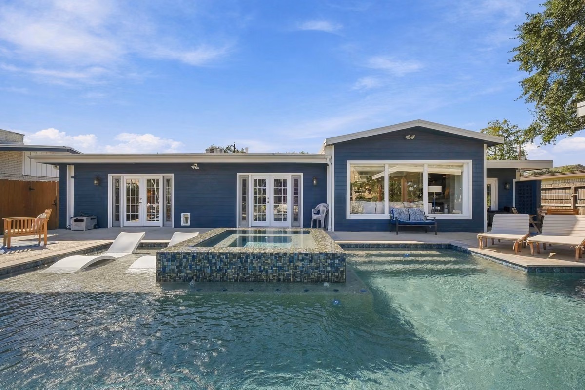 Photo of 10 Harbor Lane, Kemah, TX 77565