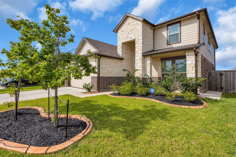 Photo 2 of 9454 Brookwood Bend Drive, Baytown, TX