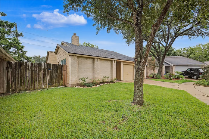Photo 5 of 16355 La Luna Drive, Houston, TX