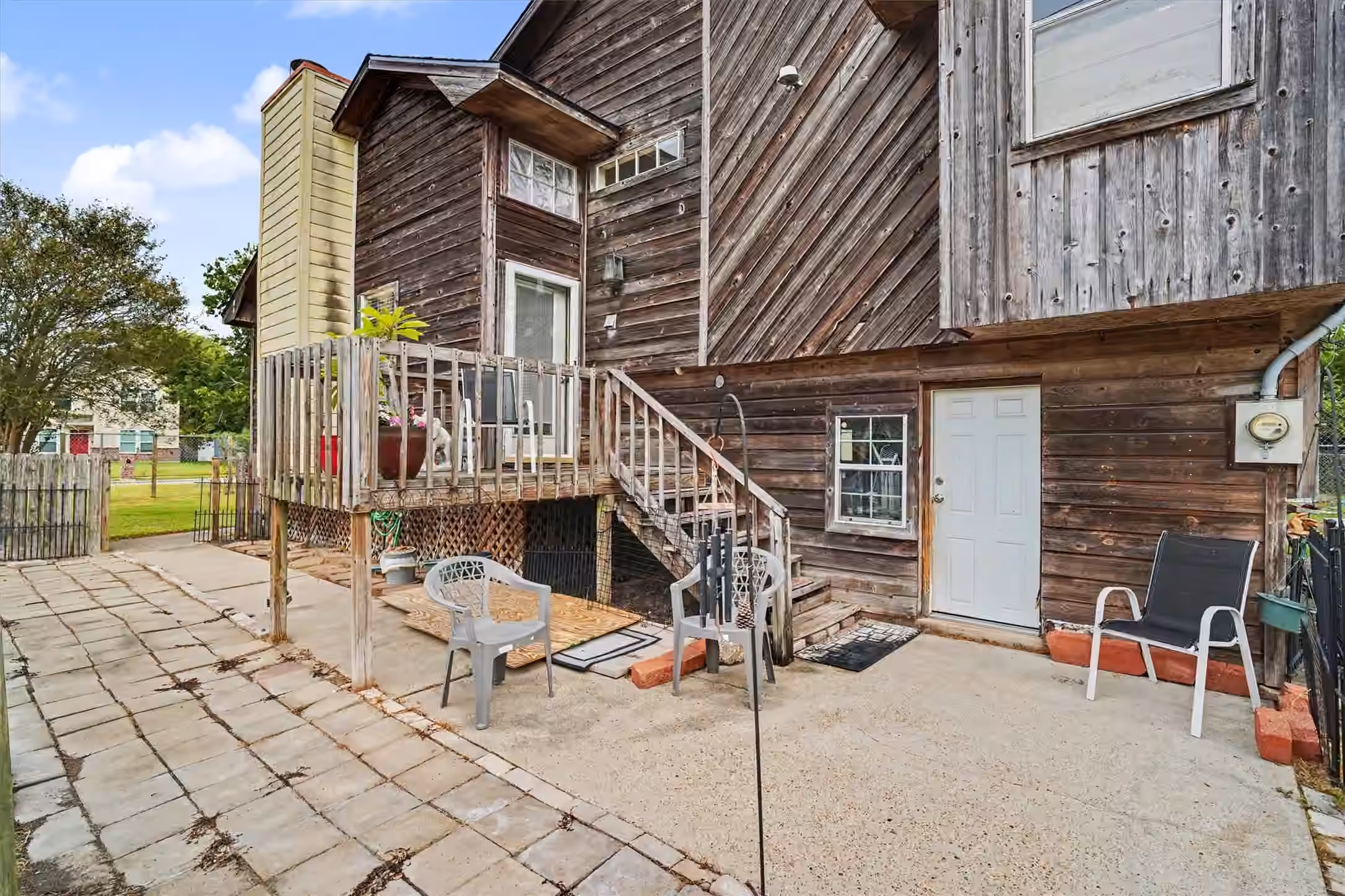 Photo 6 of 423 S 4TH STREET, La Porte, TX
