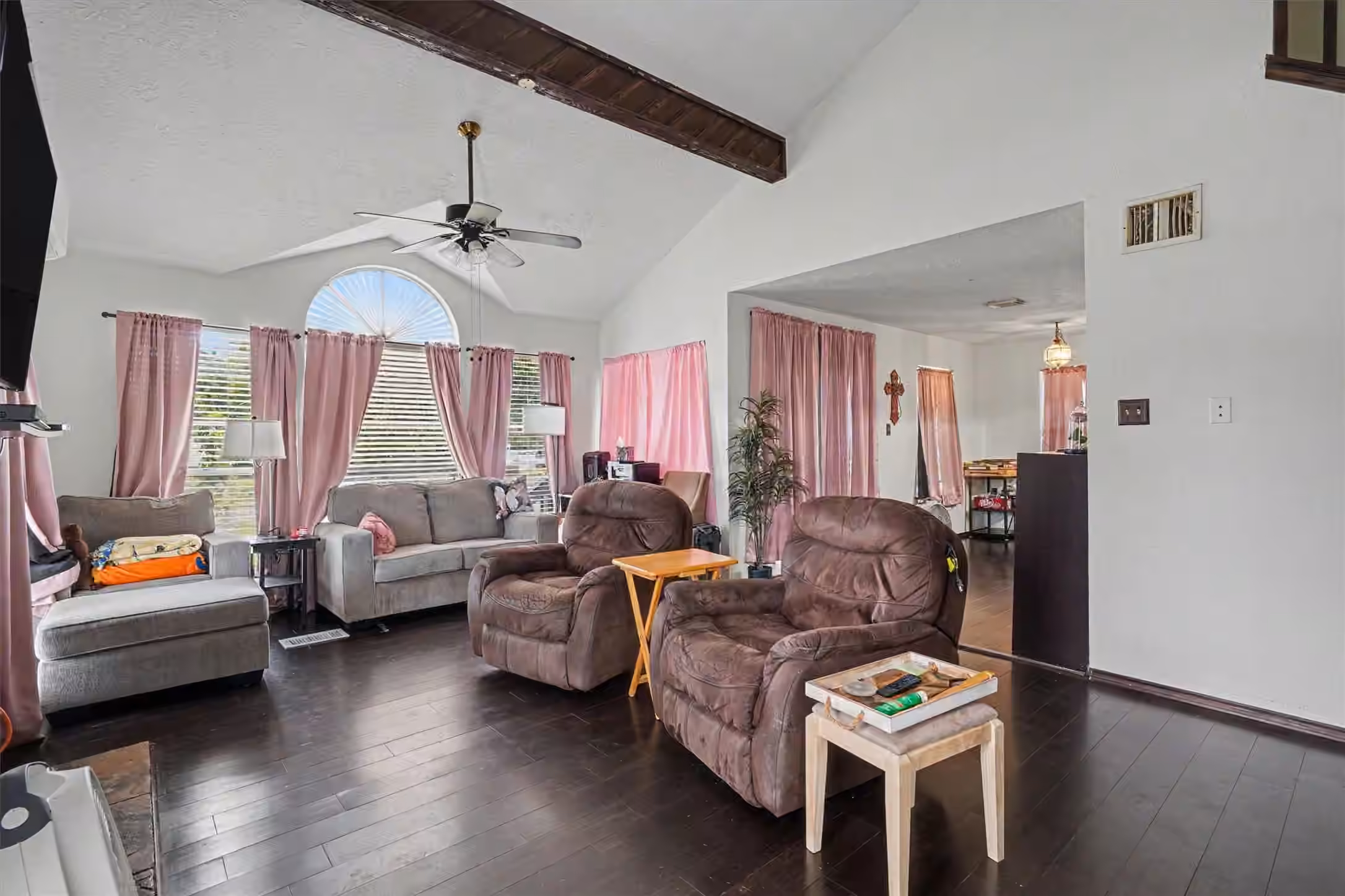 Photo 7 of 423 S 4TH STREET, La Porte, TX