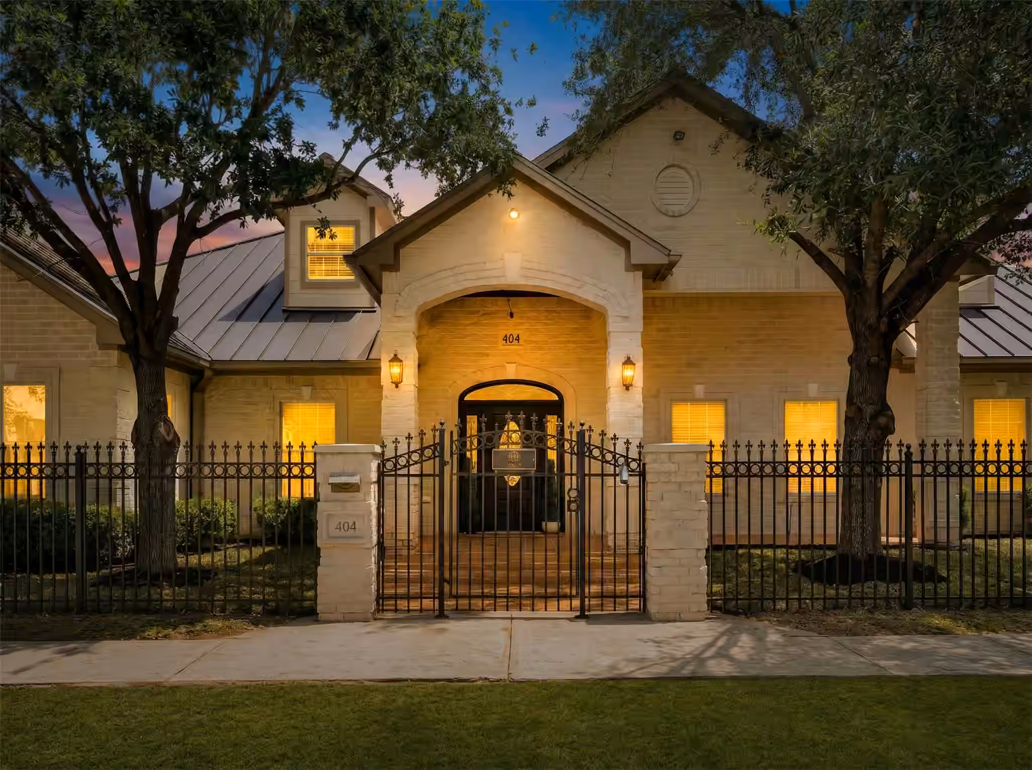 Photo of 404 Moss Street, Houston, TX 77009