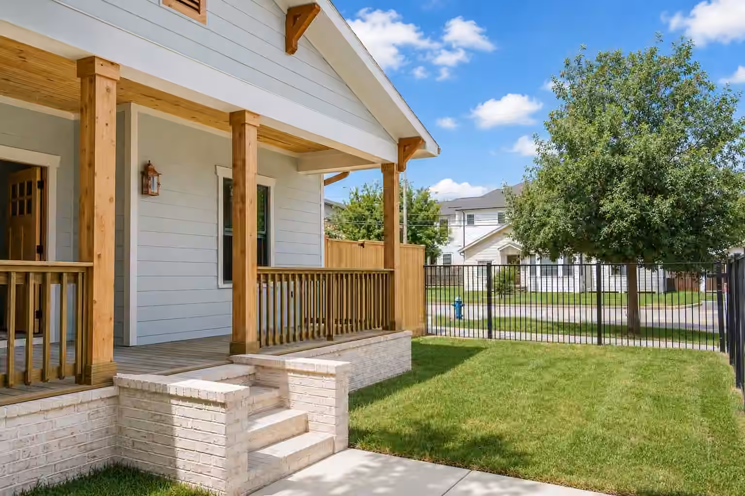 Photo 4 of 1138 Fugate Street, Houston, TX