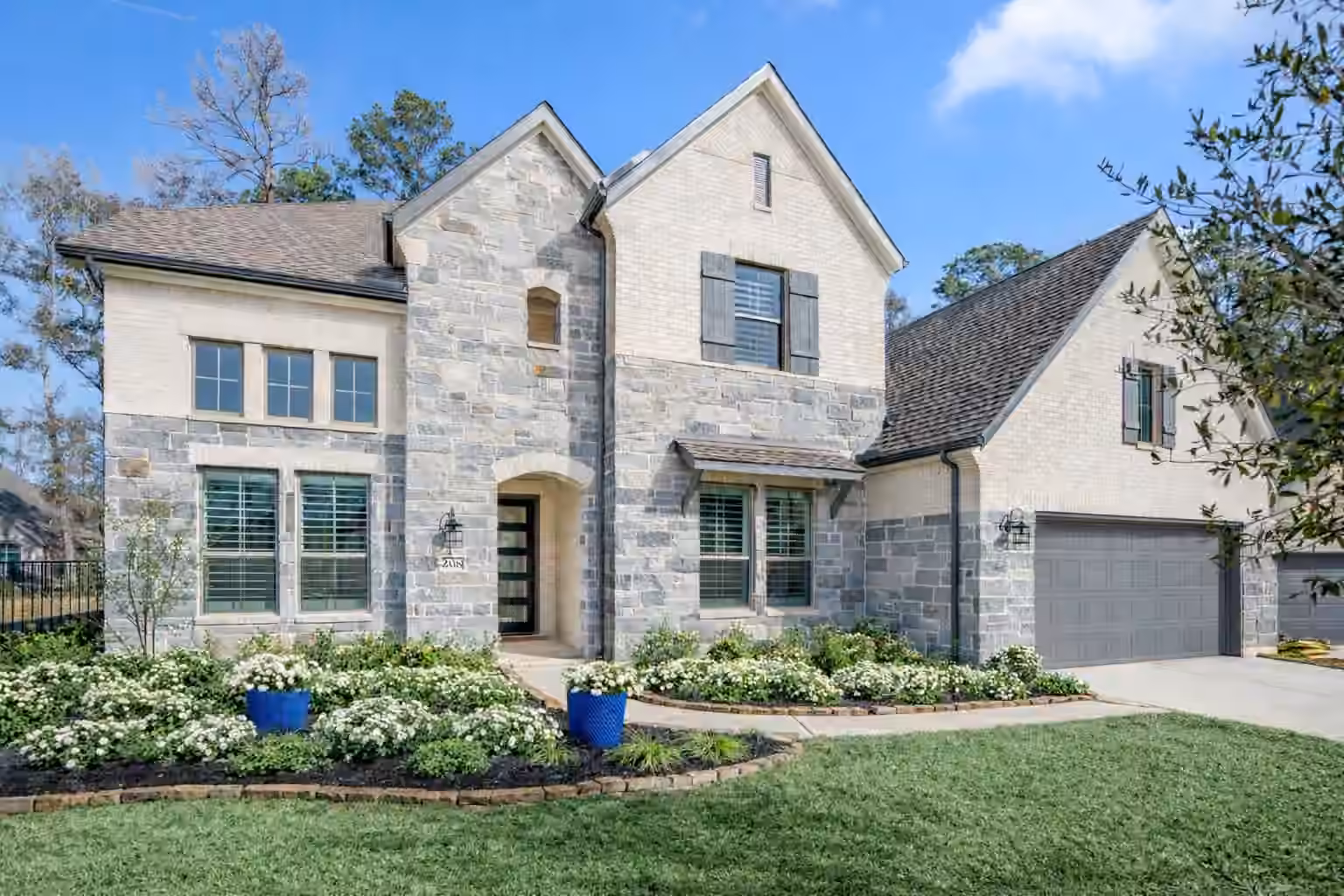 Photo 4 of 208 Twinflower Trail Court, Willis, TX