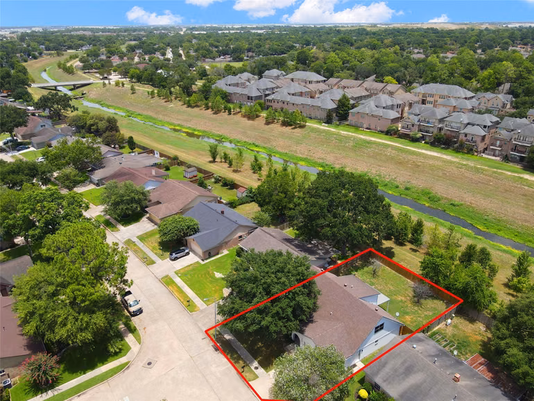 Photo of 7926 Windy Creek Drive, Houston, TX