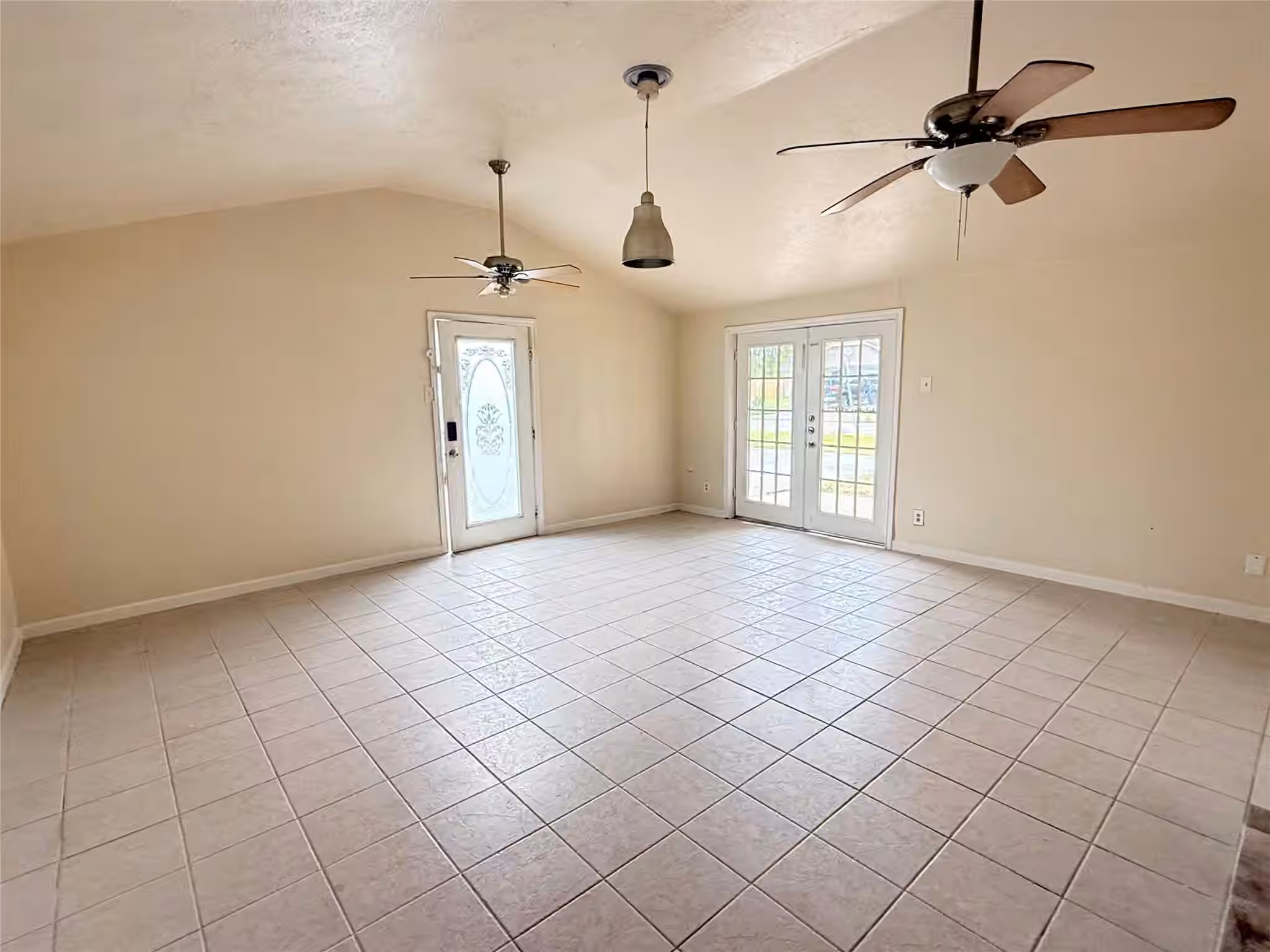 Photo 5 of 2622 34th Avenue N, Texas City, TX