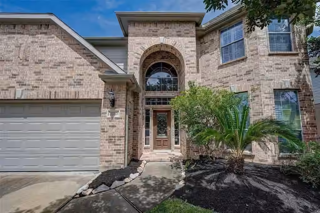Photo 3 of 2703 Marble Brook Lane, Pearland, TX