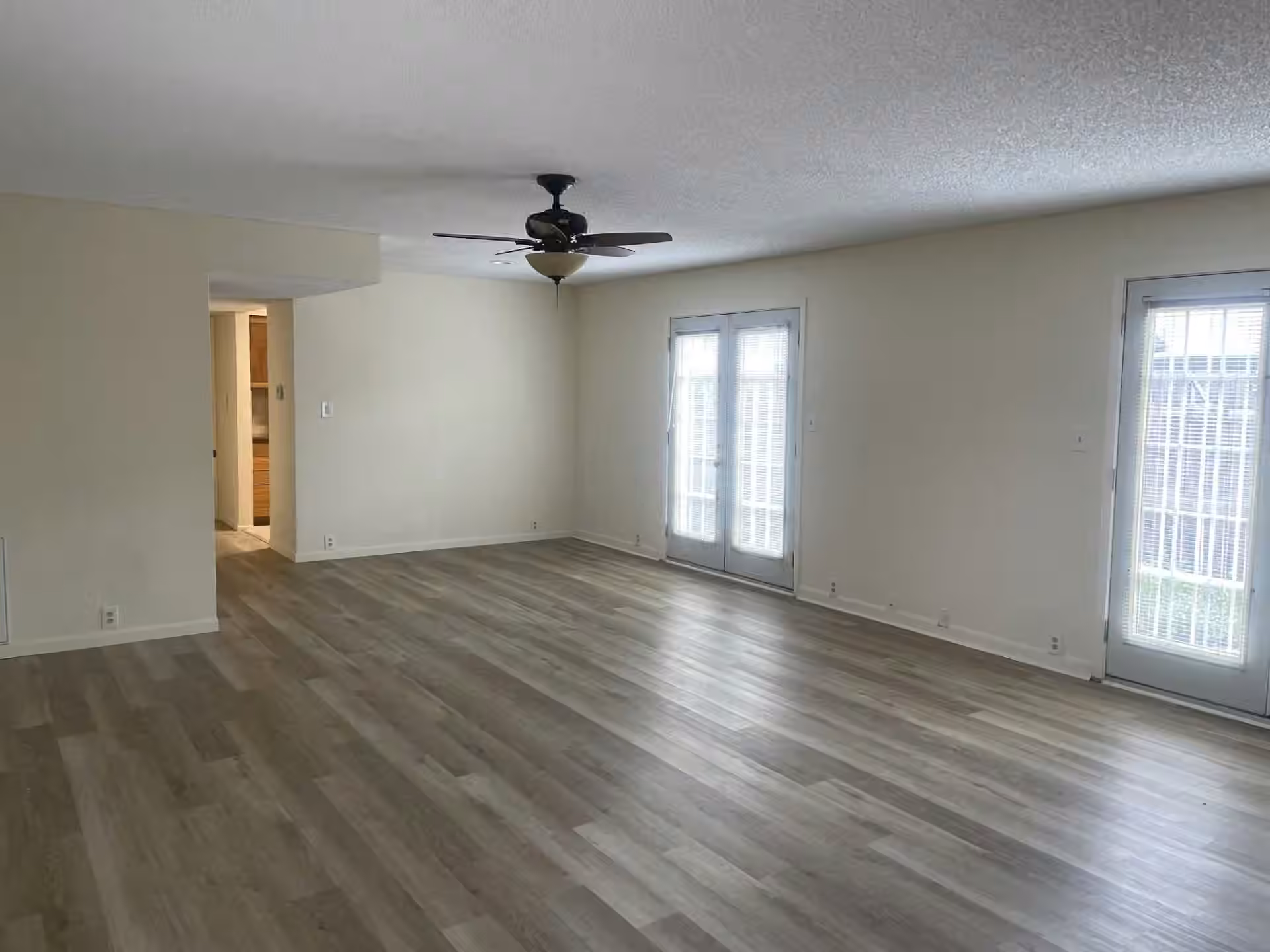 Photo 4 of 6201 Beverlyhill Street 8, Houston, TX