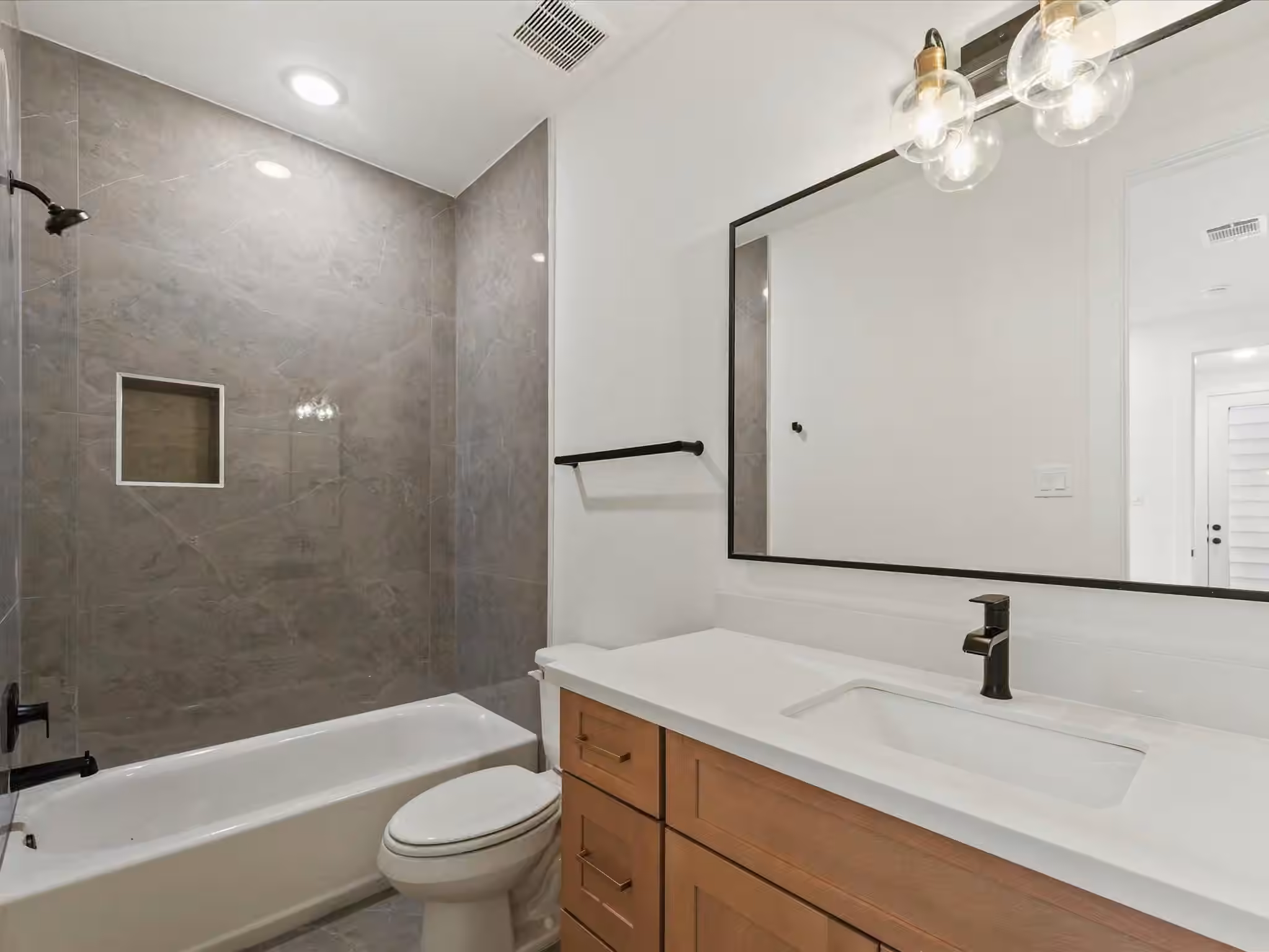 Photo 7 of 1804 Del Norte B, Houston, TX
