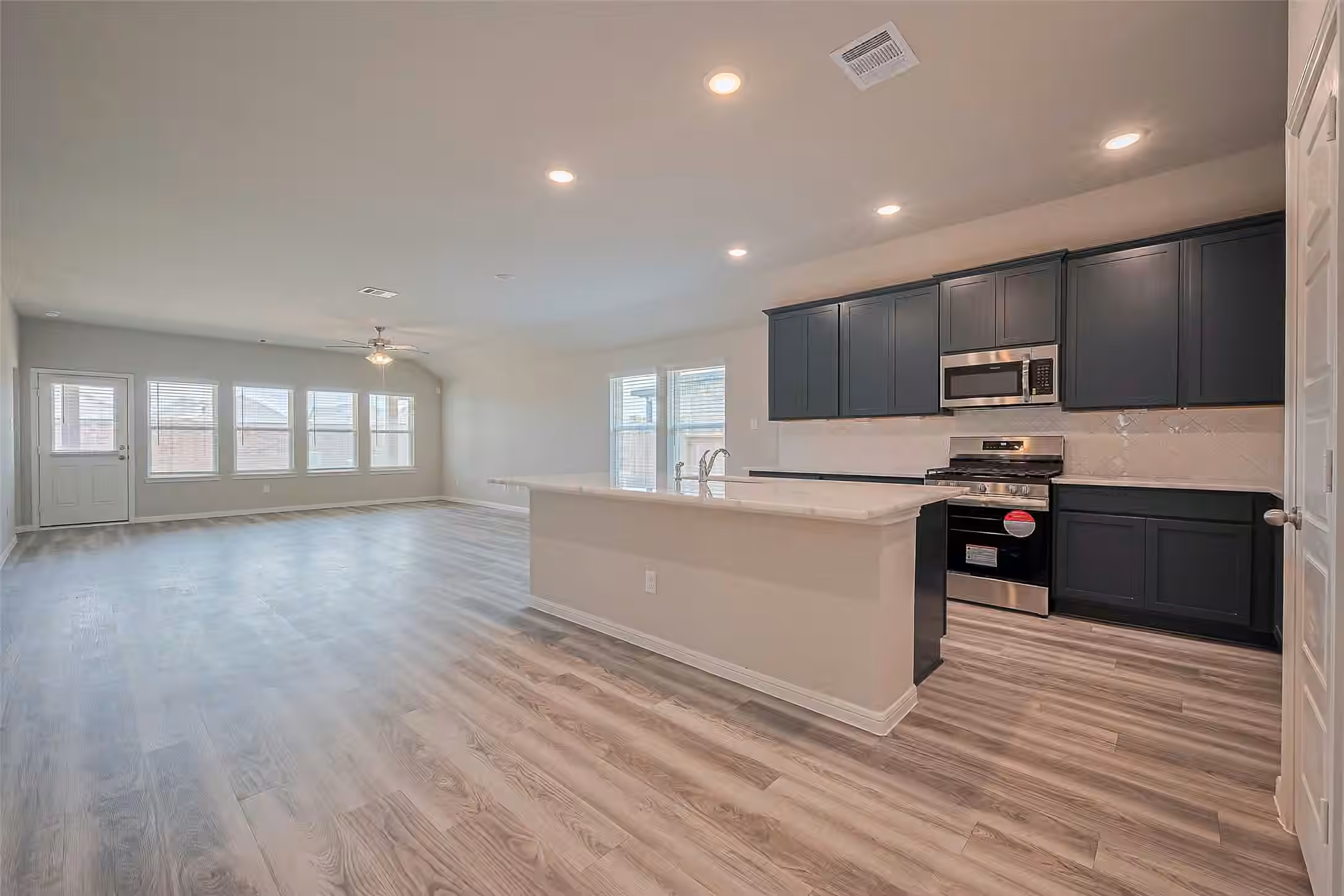 Photo 5 of 12611 Canyon Falls Boulevard, Willis, TX