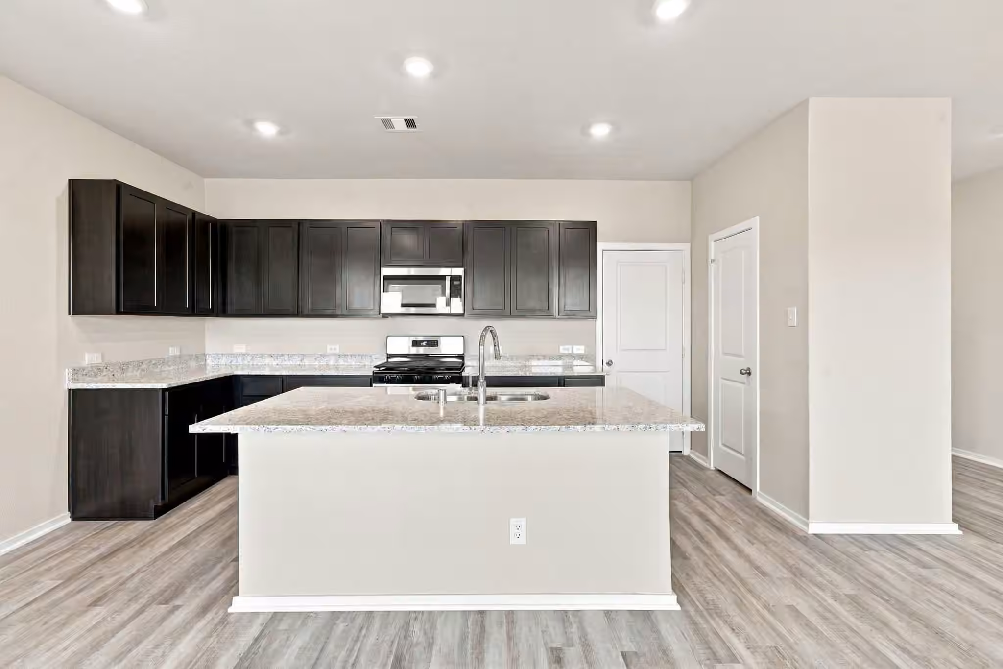 Photo 6 of 6711 Pebble Bluff Court, Cove, TX