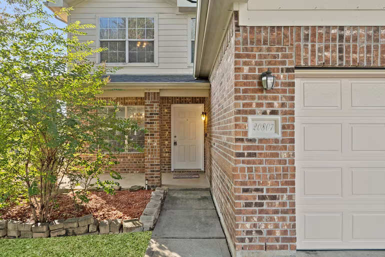 Photo 4 of 20807 Carsen Spring Court, Katy, TX
