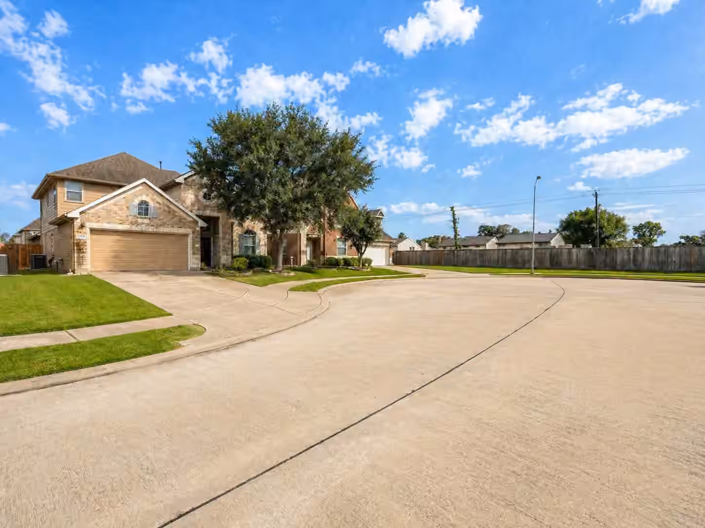 Photo 4 of 8806 Inglebrook Lane, Houston, TX