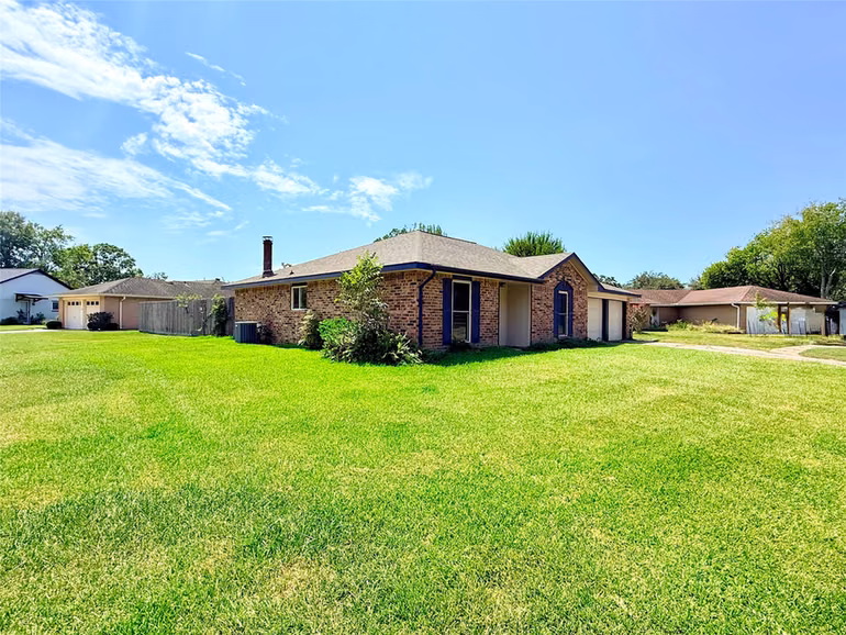 Photo of 2410 Point Comfort Court, Webster, TX