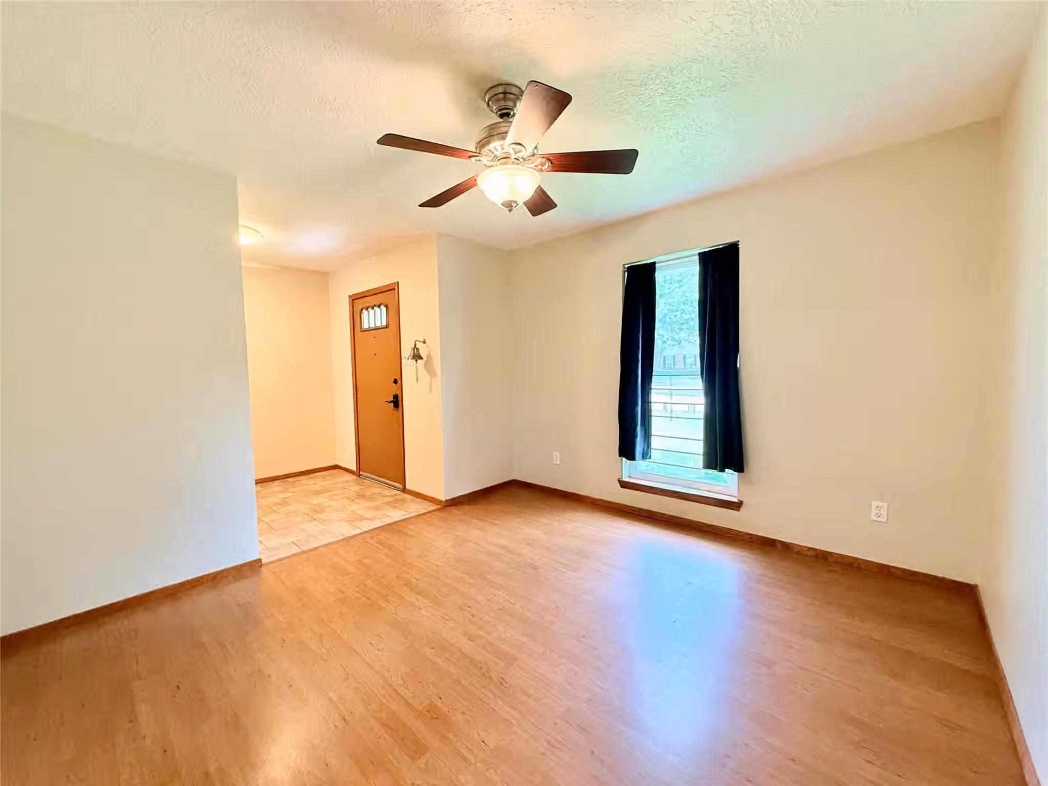 Photo 5 of 2410 Point Comfort Court, Webster, TX