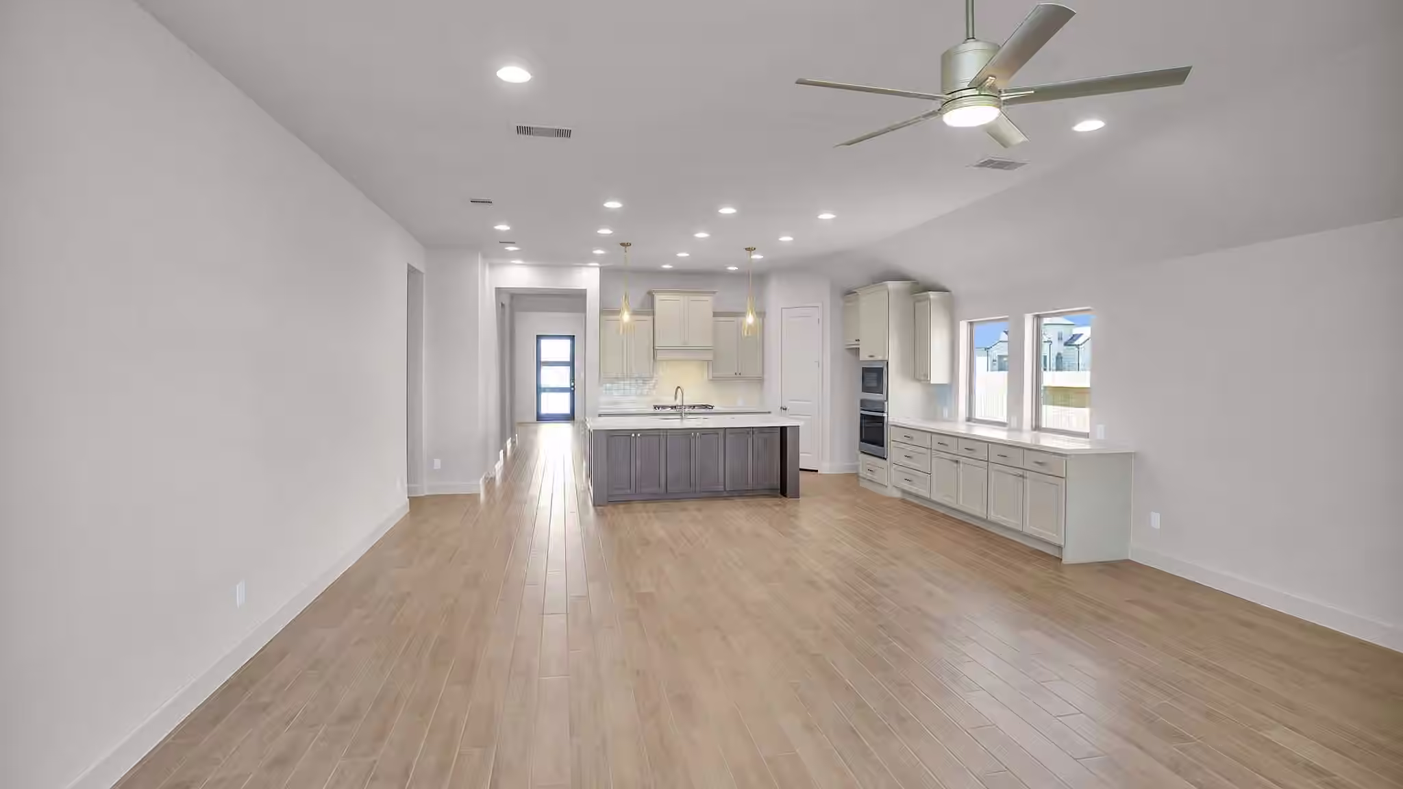 Photo 3 of 12330 Hudson Drive, Mont Belvieu, TX