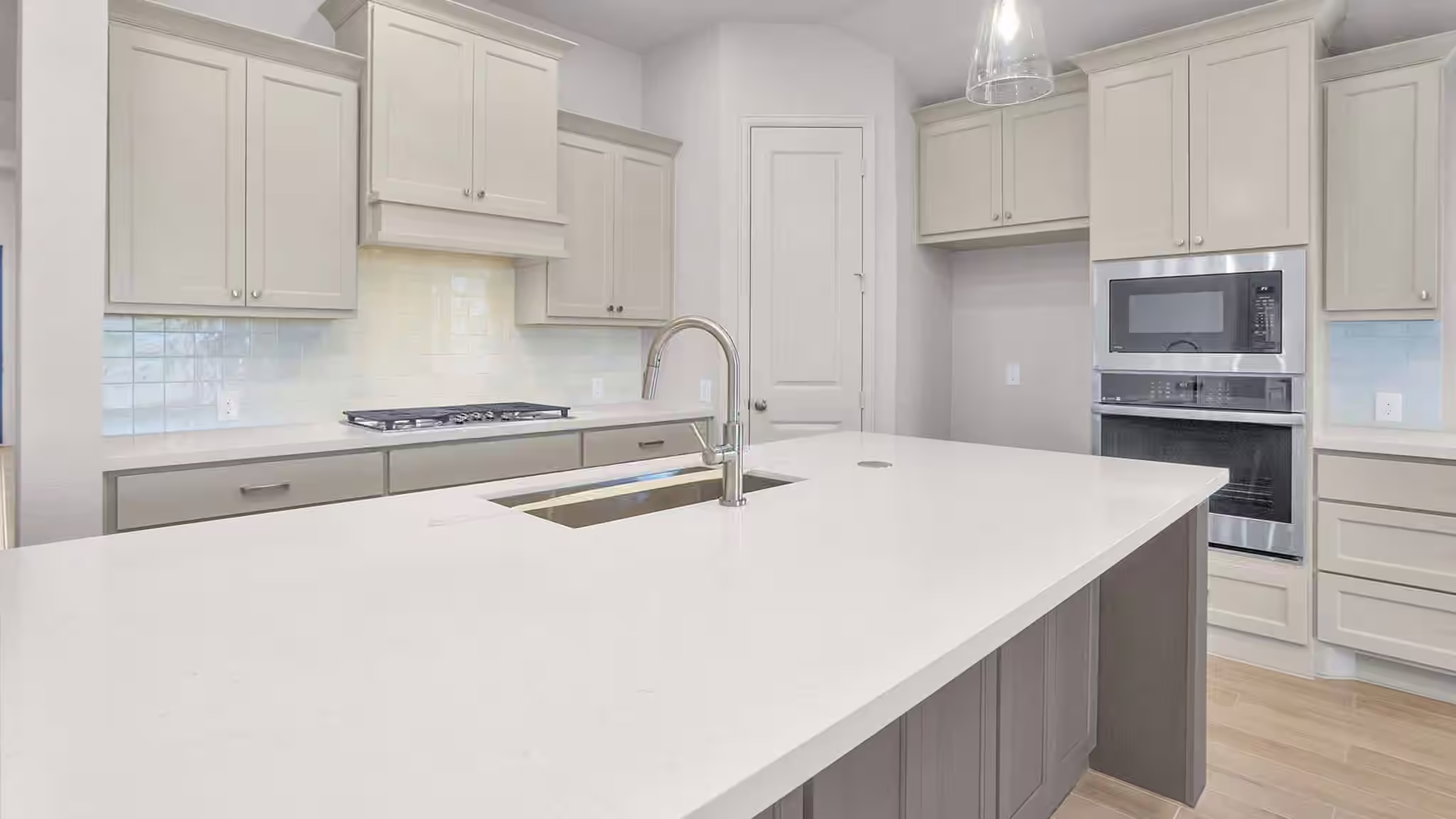 Photo 6 of 12330 Hudson Drive, Mont Belvieu, TX