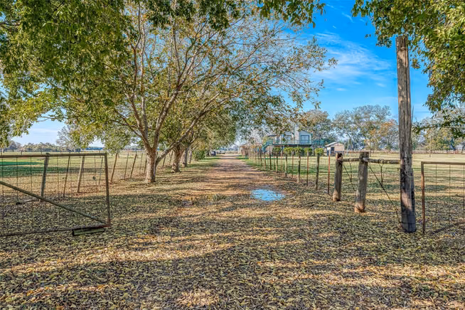 Photo 5 of 4502 Gainsborough Drive, Brookshire, TX