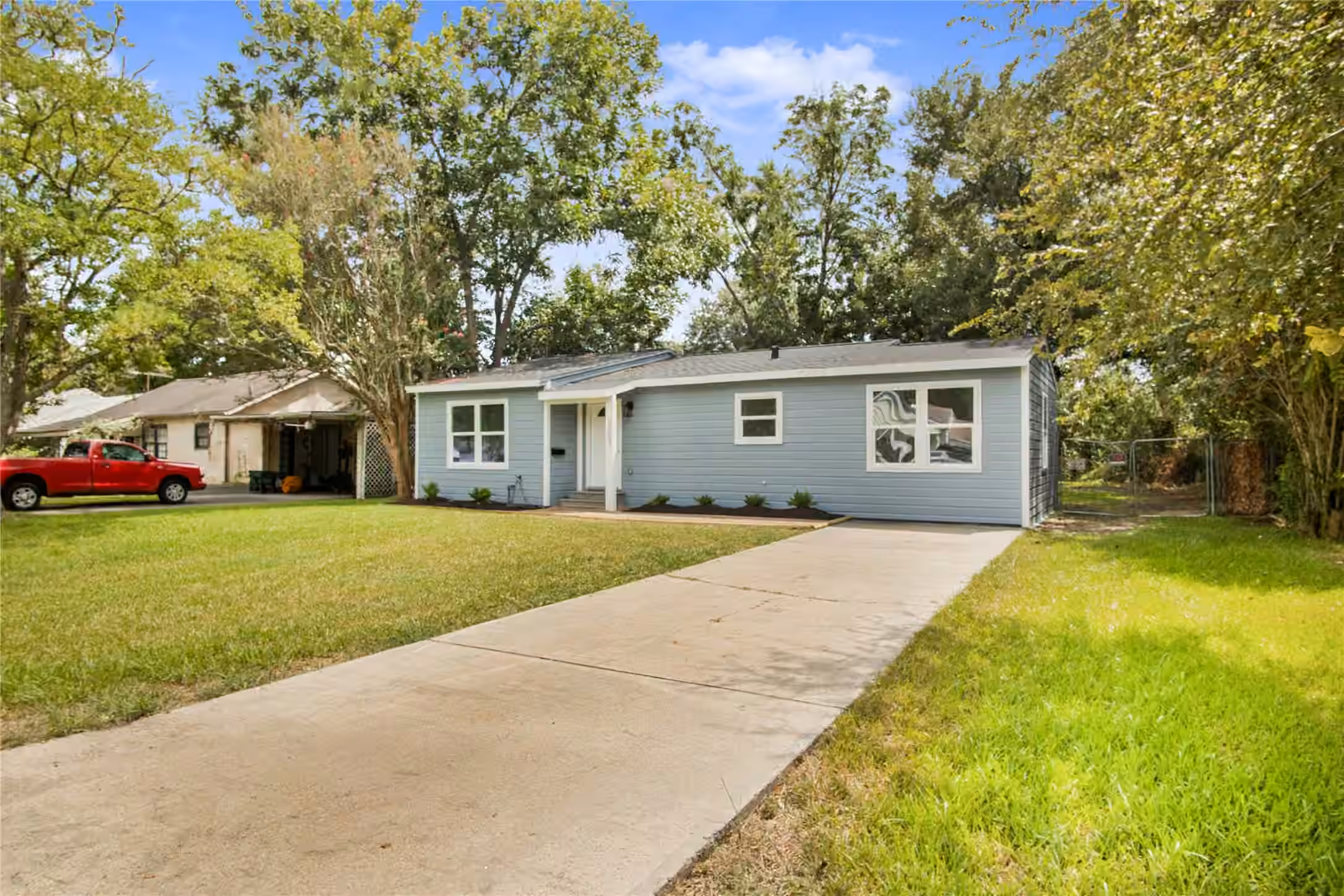 Photo 3 of 2803 S Houston Drive, La Marque, TX