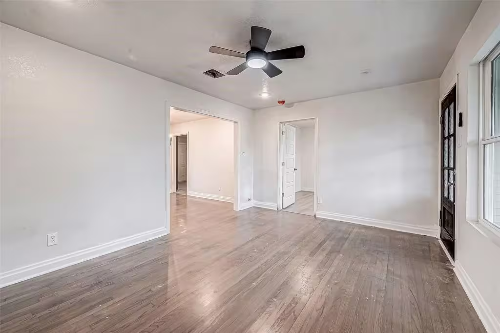 Photo 7 of 7010 S Hall Street, Houston, TX