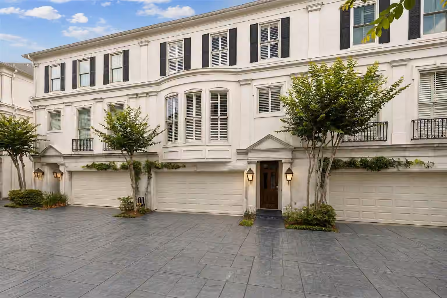 Photo of 130 Oak Place Drive, Houston, TX