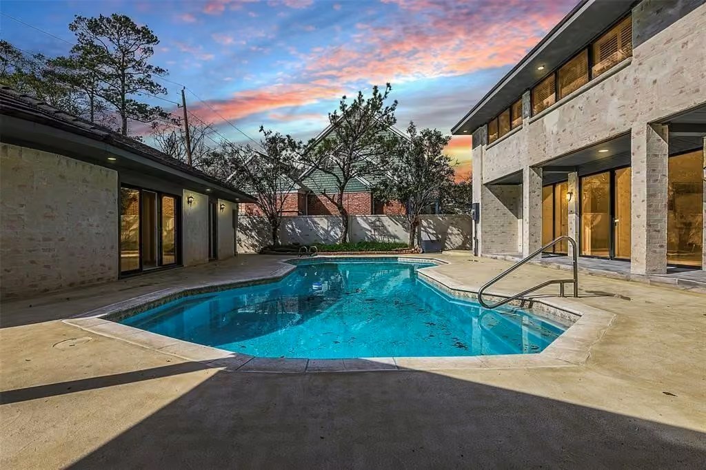 Photo 2 of 5614 Indian Circle, Houston, TX