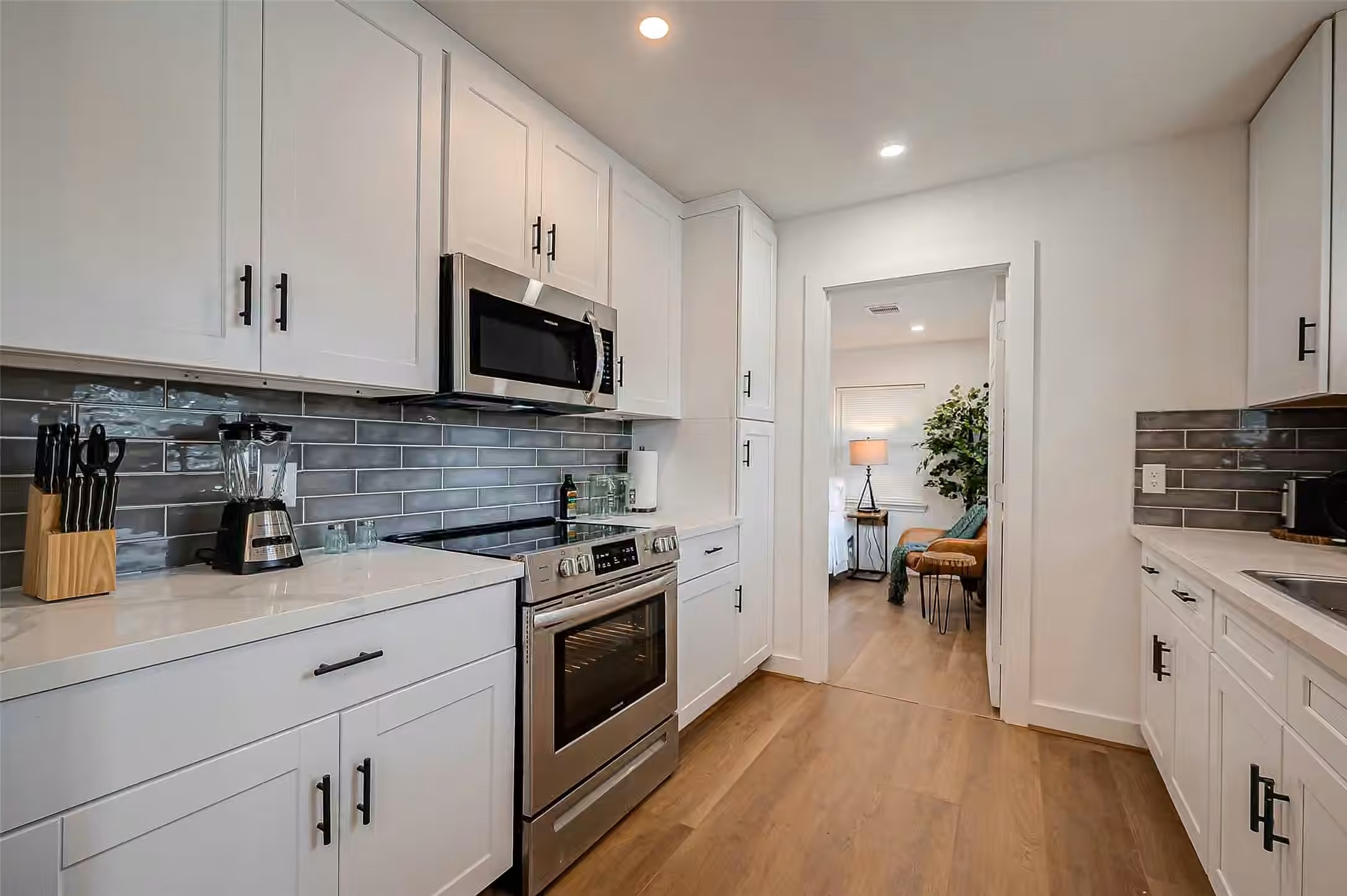 Photo 3 of 4926 Pershing Street, Houston, TX