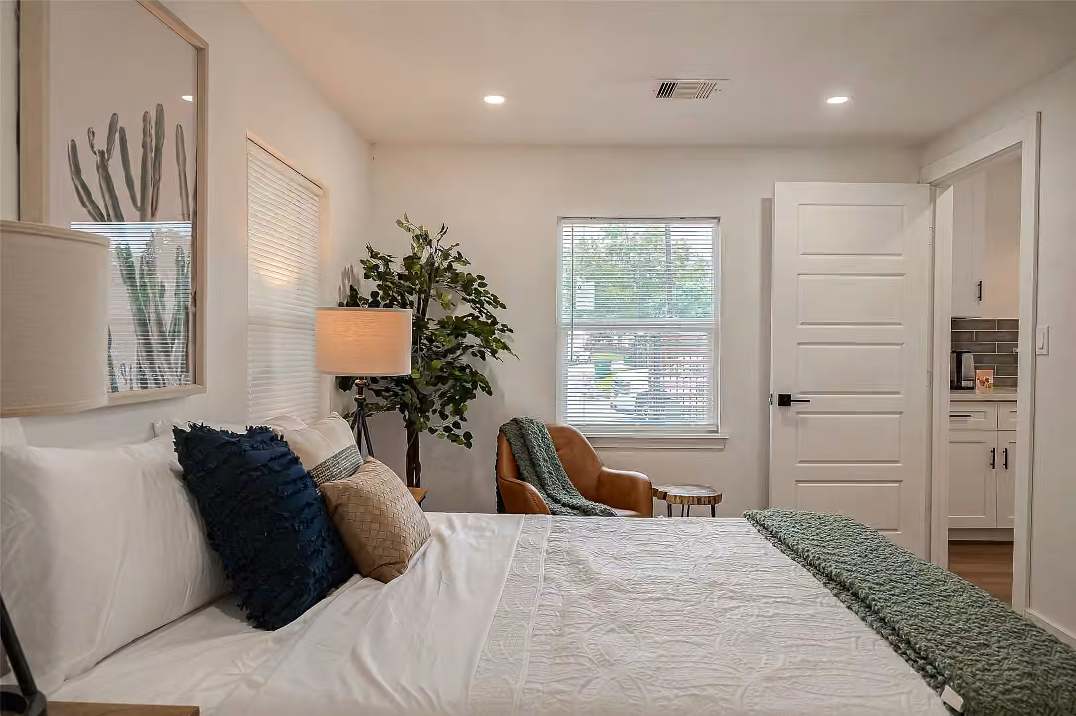 Photo 7 of 4926 Pershing Street, Houston, TX