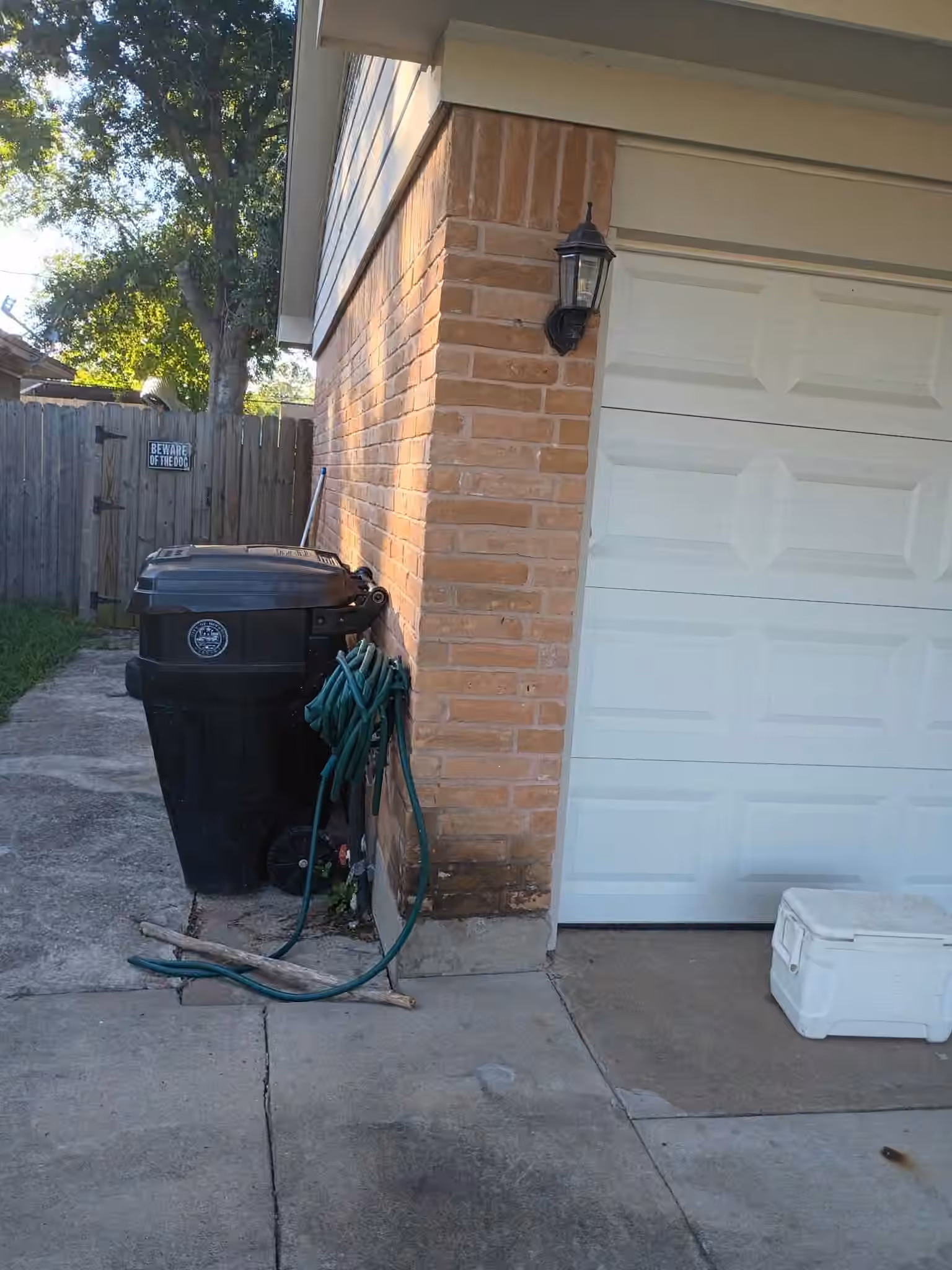 Photo 2 of 10323 Southport Drive, Houston, TX