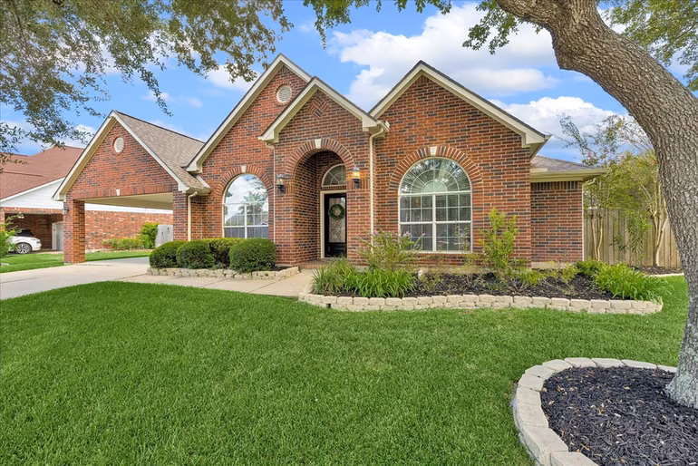 Photo 6 of 716 High Ridge Drive, Friendswood, TX