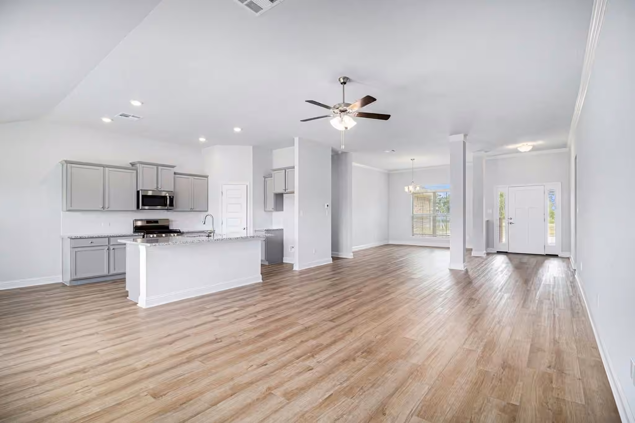 Photo 3 of 9 Keystone Court, Angleton, TX
