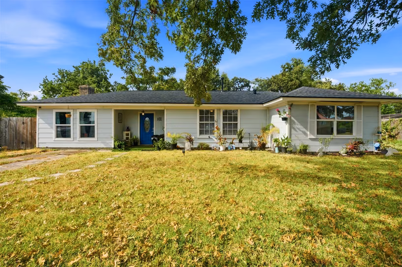 Photo 2 of 618 S Shady Lane, La Porte, TX