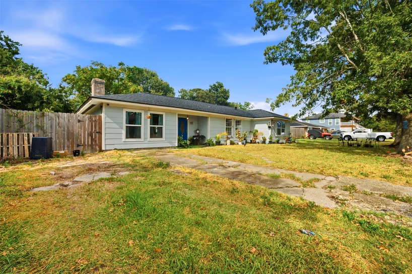 Photo 3 of 618 S Shady Lane, La Porte, TX