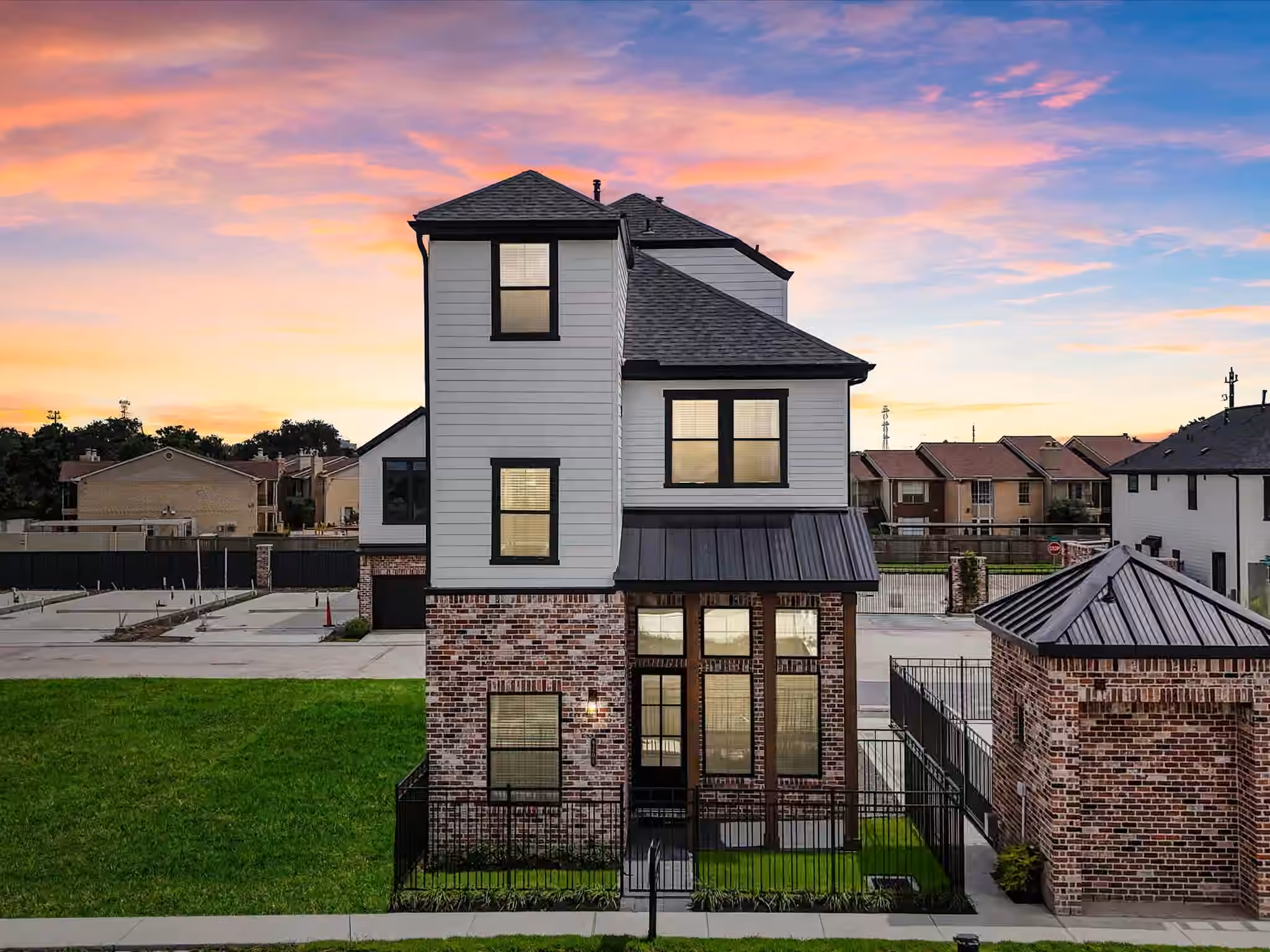 Photo 2 of 9218 Washington Heights Street, Houston, TX