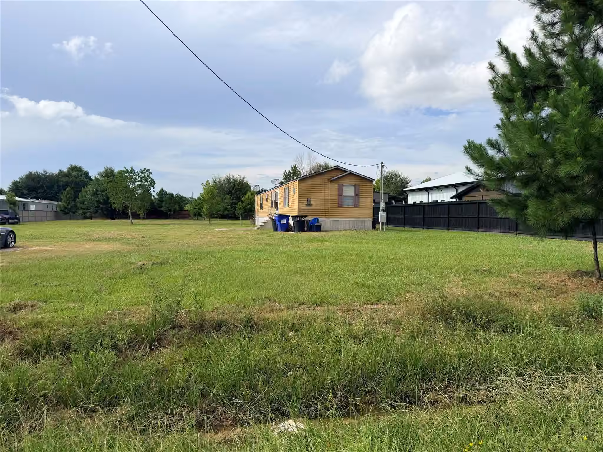 Photo 4 of 1875 County Road 3545, Cleveland, TX