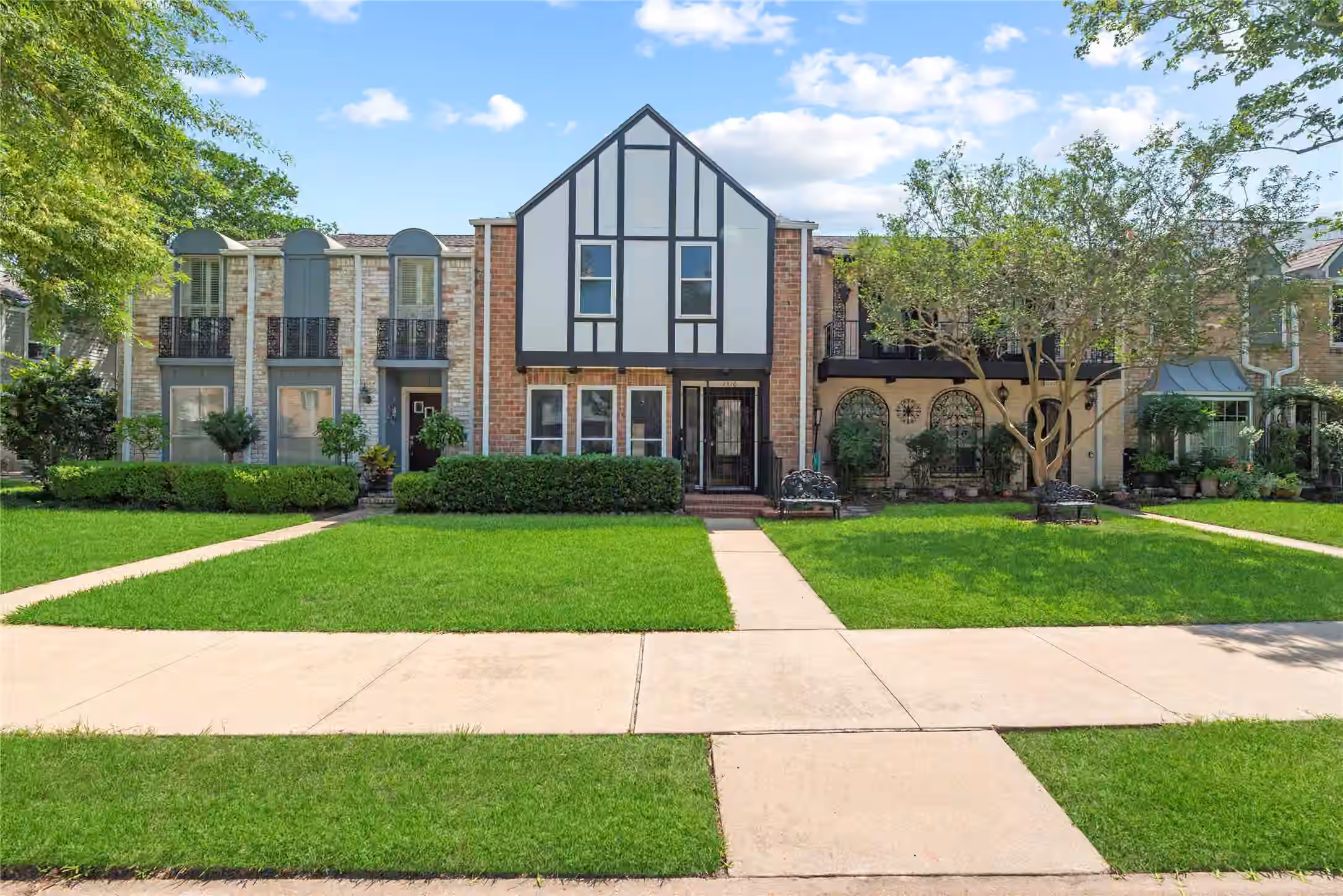 Photo of 1310 Country Place Drive, Houston, TX