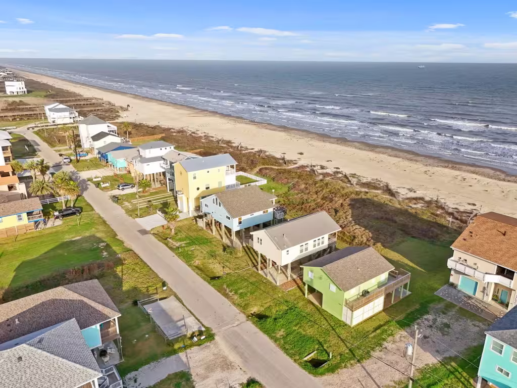 Photo 3 of 17515 Bristow Drive, Galveston, TX
